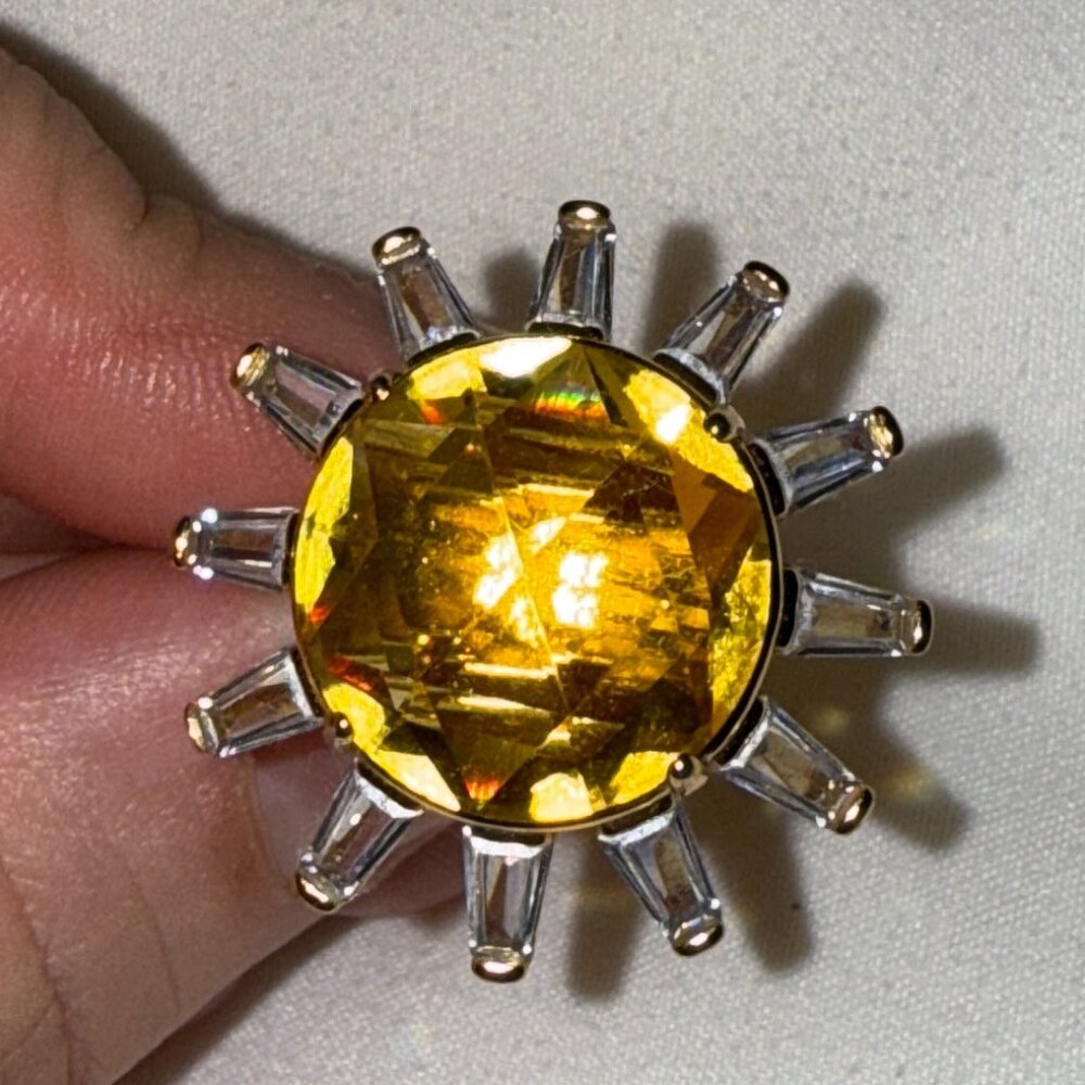 Kate Spade Sunny Sun Flower Ring, size 8 (Accepting offers)